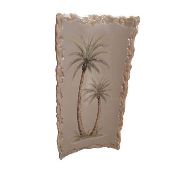Vintage 13"x6" Rounded Resin Palm Tree Decor Wall Hanging/Catchall Trinket Tray - Picture 1 of 7
